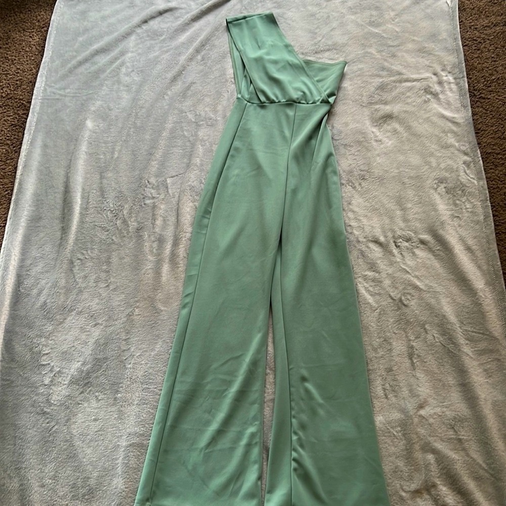 PRETTYLITTLETHING Sage/Mint Drape Shoulder Jumpsuit